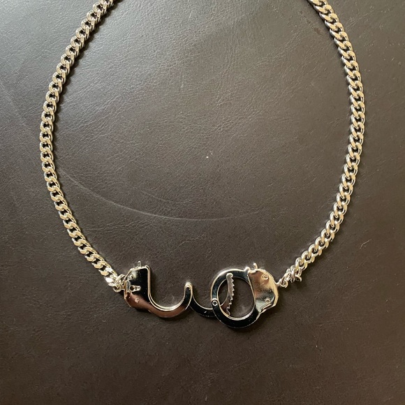 Hand cuff necklace - Picture 2 of 3